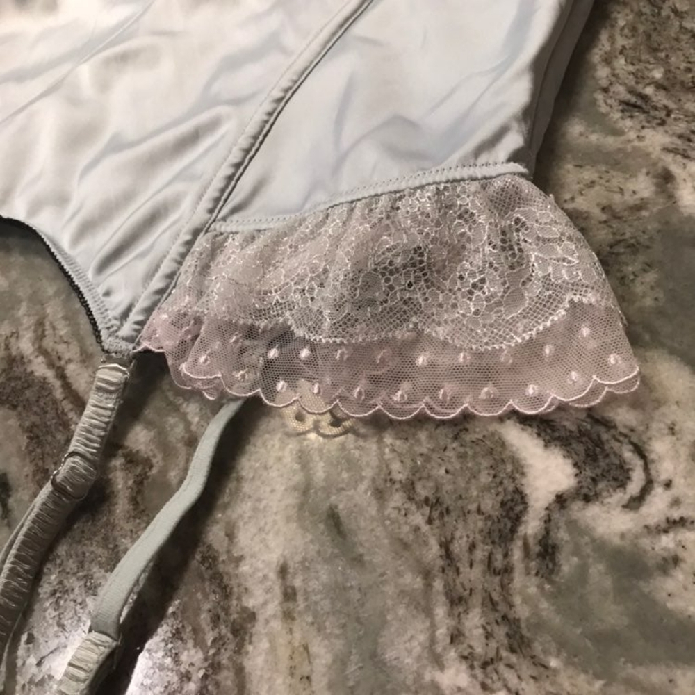 Victoria's Secret Lingere - Picture 3 of 4